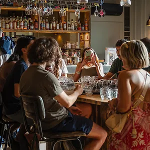 Code - The Court, Hostel Edinburgh